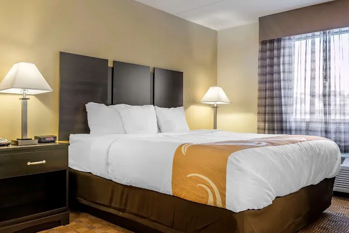 Quality Inn & Suites 4