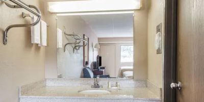 Days Inn by Wyndham Pittsburgh-Harmarville