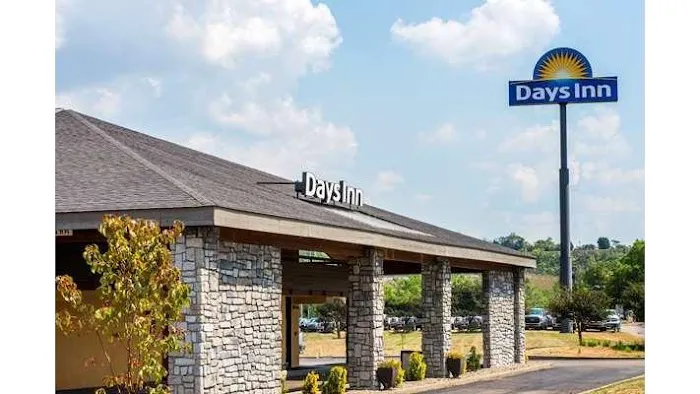 Days Inn by Wyndham Pittsburgh-Harmarville 4