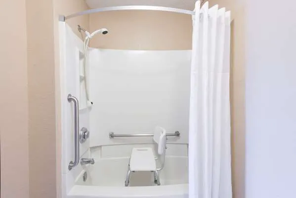 Days Inn by Wyndham Pittsburgh-Harmarville 4