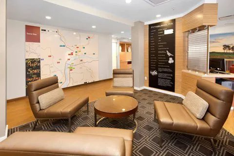 TownePlace Suites Pittsburgh Harmarville 4