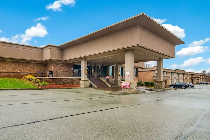 Comfort Inn & Suites 4
