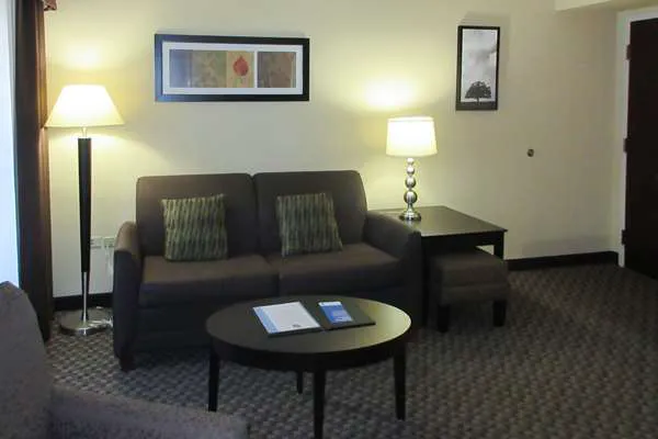 Comfort Inn & Suites 4