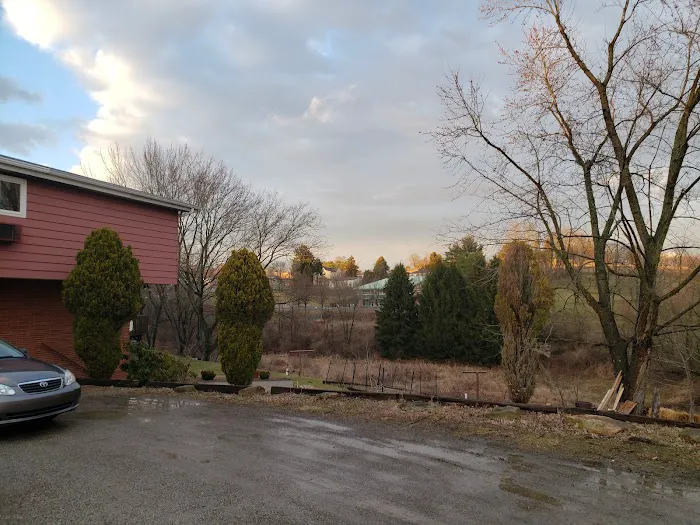 Country Manor Motel 4