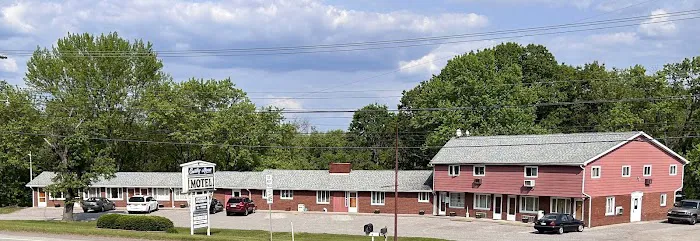 Country Manor Motel 4
