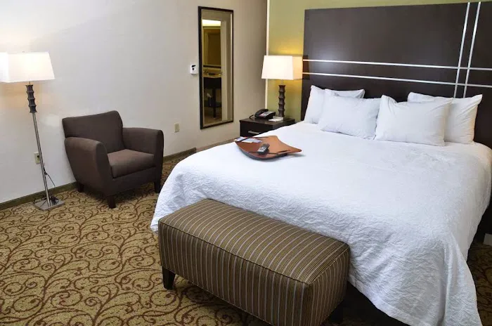 Hampton Inn & Suites Sharon 4