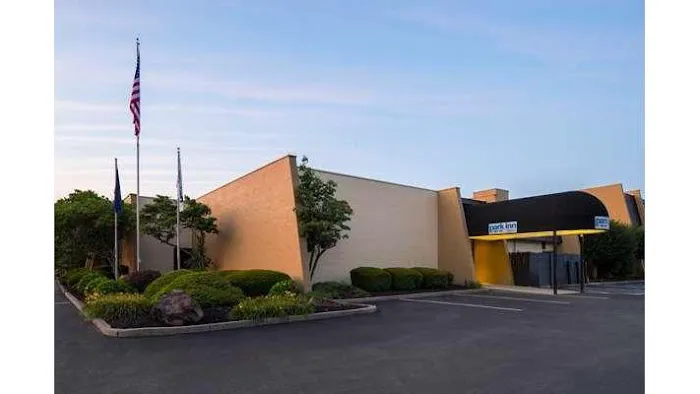 Park Inn by Radisson Sharon, PA 4