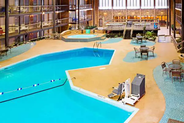 Park Inn by Radisson Sharon, PA 4