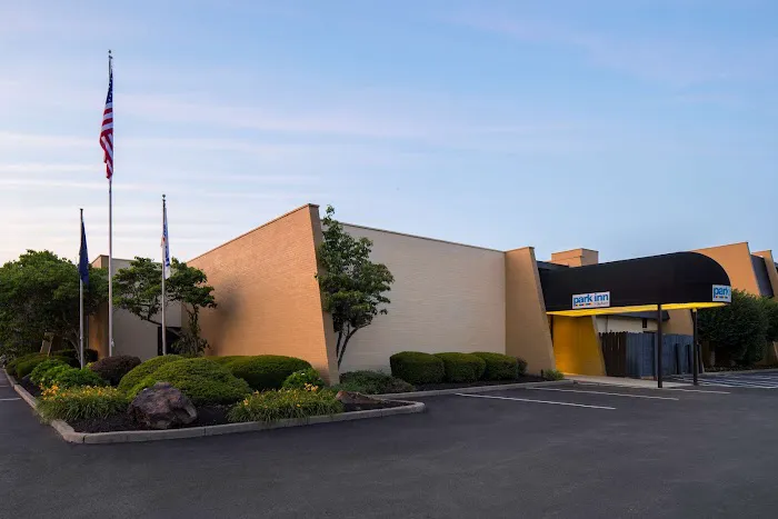 Park Inn by Radisson Sharon, PA 4
