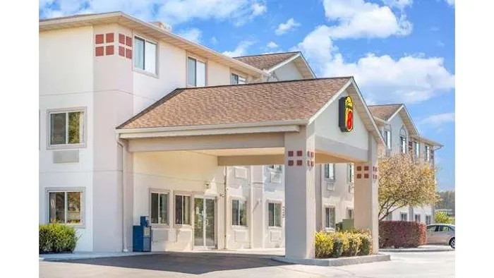Super 8 by Wyndham West Middlesex/Sharon Area 4