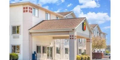 Super 8 by Wyndham West Middlesex/Sharon Area