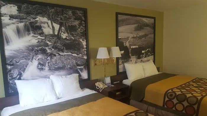 Super 8 by Wyndham West Middlesex/Sharon Area 4