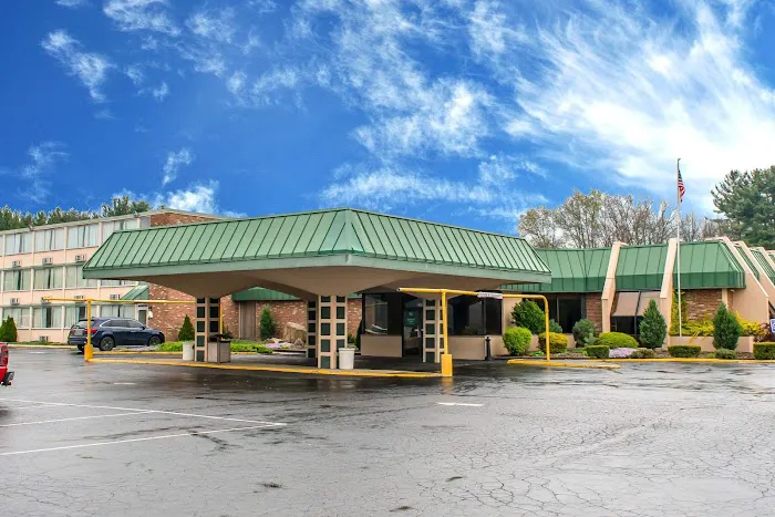 Quality Inn 4