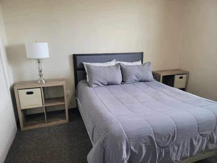 Bridges Inn & Extended Stay Suites 4