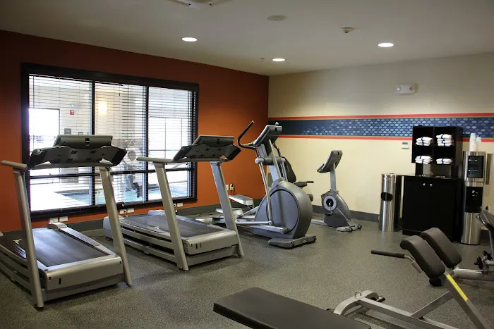 Hampton Inn & Suites New Castle 4