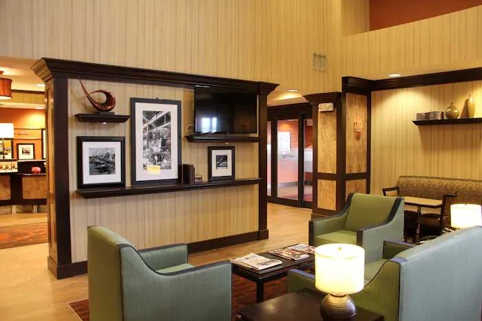 Hampton Inn & Suites New Castle 4