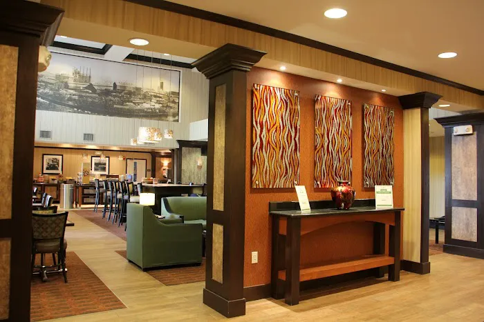 Hampton Inn & Suites New Castle 4