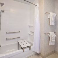 Holiday Inn Express & Suites New Castle by IHG ico