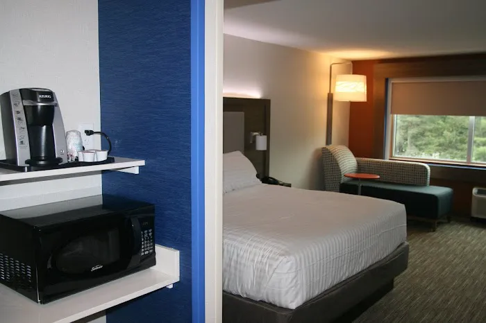 Holiday Inn Express & Suites New Castle by IHG 4