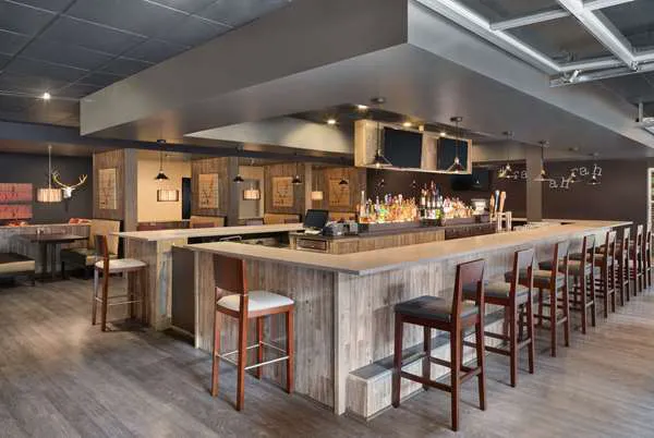Ramada by Wyndham Beaver Falls 4