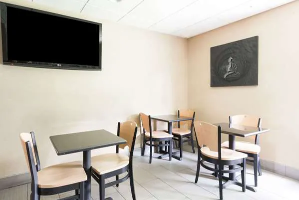 Super 8 by Wyndham Mars/Cranberry/Pittsburgh Area 4