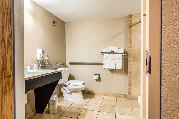 Clarion Inn 4