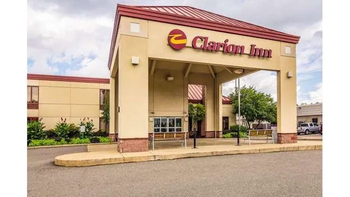 Clarion Inn 4