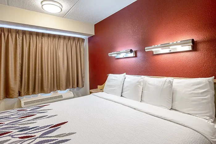 Red Roof Inn Pittsburgh North - Cranberry Township 4