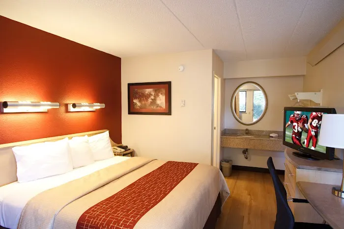 Red Roof Inn Pittsburgh North - Cranberry Township 4
