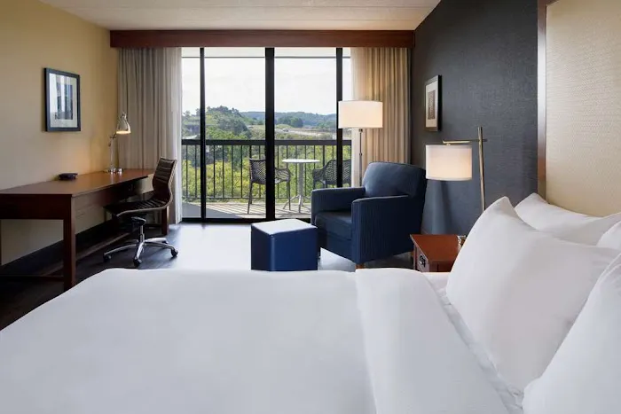 DoubleTree by Hilton Hotel Pittsburgh - Cranberry 4
