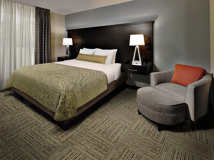 Staybridge Suites Pittsburgh-Cranberry Township by IHG 4