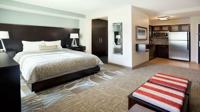 Staybridge Suites Pittsburgh-Cranberry Township by IHG 4