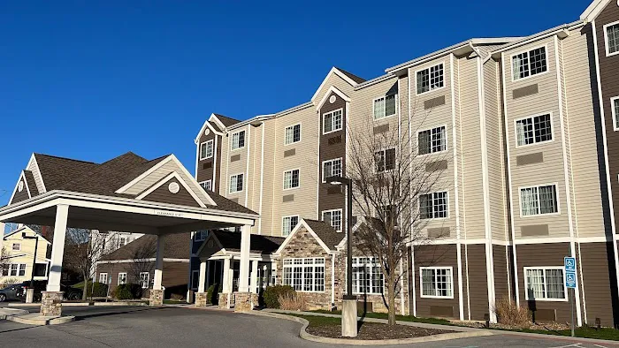 Microtel Inn & Suites by Wyndham Altoona 4