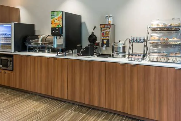 Microtel Inn & Suites by Wyndham Altoona 4