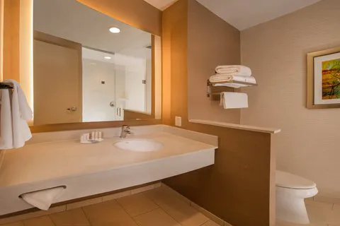 Fairfield Inn & Suites Altoona 4