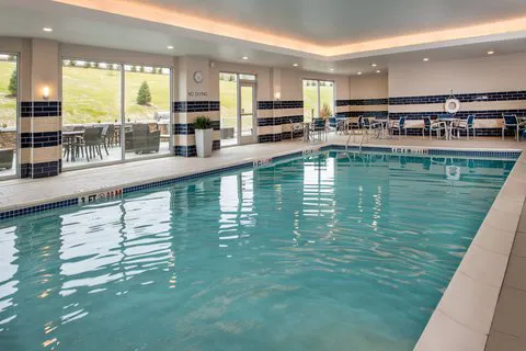 Fairfield Inn & Suites Altoona 4