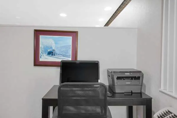 Super 8 by Wyndham Altoona 4