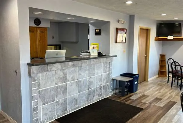 Super 8 by Wyndham Altoona 4