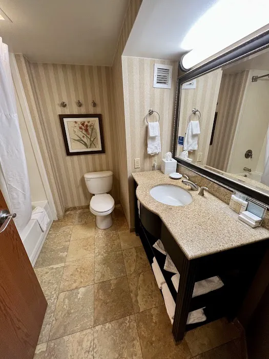 Hampton Inn Altoona 4