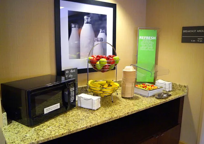 Hampton Inn Altoona 4