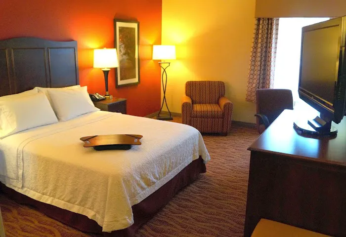 Hampton Inn Altoona 4
