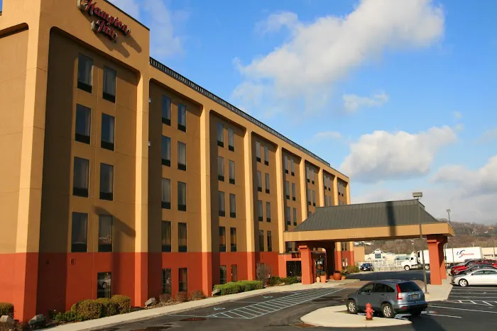 Hampton Inn Altoona 4