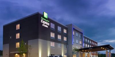 Holiday Inn Express & Suites Altoona by IHG