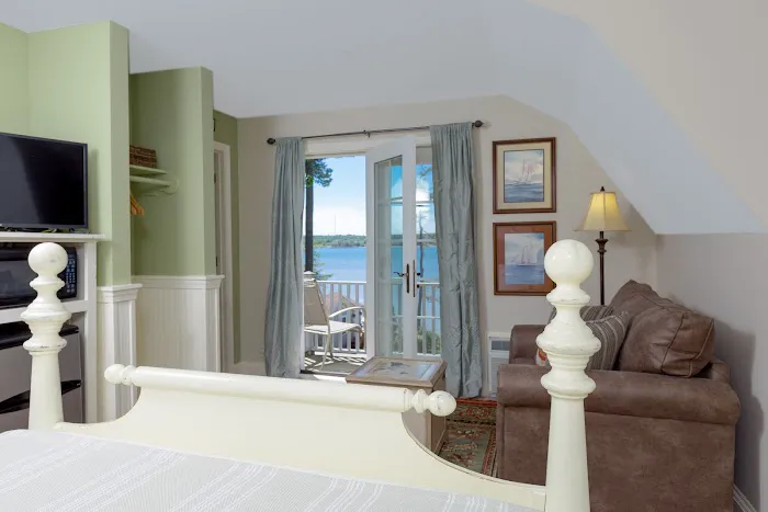 Sheepscot Harbour Village Resort 4