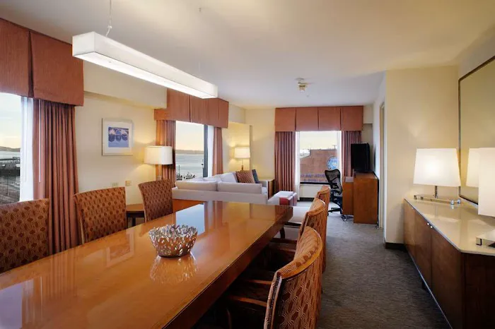 Hilton Garden Inn Portland Downtown Waterfront 5