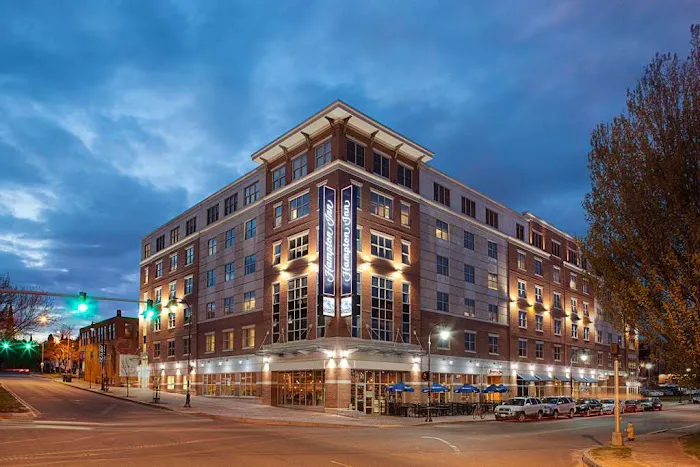 Hampton Inn Portland Downtown - Waterfront 5