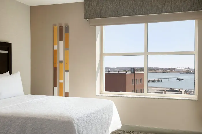 Hampton Inn Portland Downtown - Waterfront 5