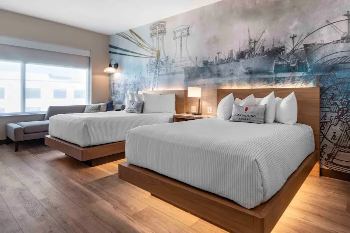 Cambria Hotel Portland Downtown Old Port 5