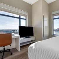 Cambria Hotel Portland Downtown Old Port ico