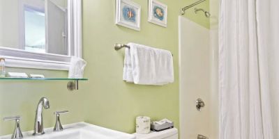 Glen Cove Inn and Suites